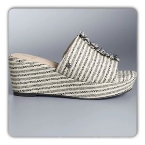 Simply Vera Vera Wang Braeburn Wedge